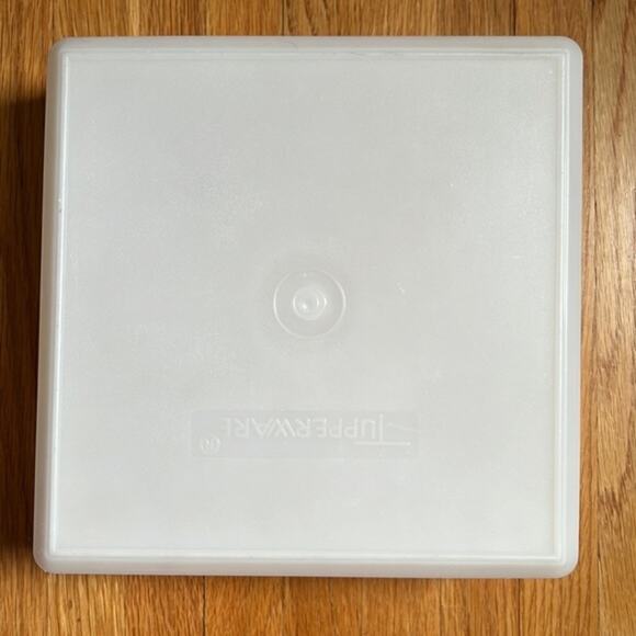 Vintage Tupperware Snack-Store 514-19 Storage Container 9x9 - Picture 5 of 7